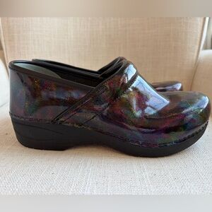 Dansko Women’s XP 2.0 Slip Resistant Clogs Petrol Color Size 39 8.5/9